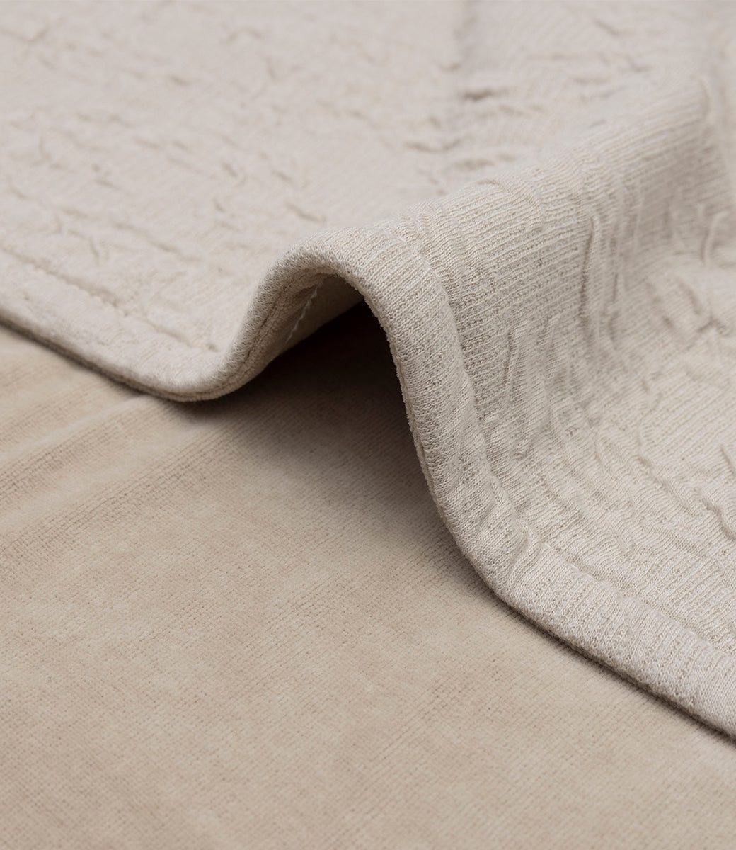 Babydeken geborduurd // Soft waves velvet - nougat