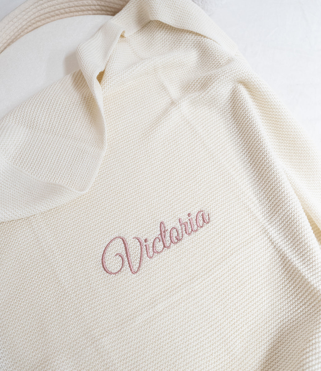 Babydeken incl. naam borduren  // Basic knit - Ivory