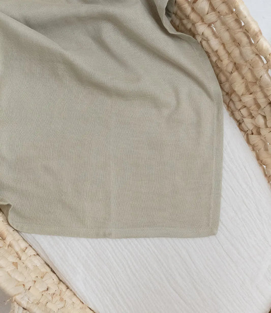 Hydrofiele doek // green tea - geborduurd met naam SAGA Copenhagen