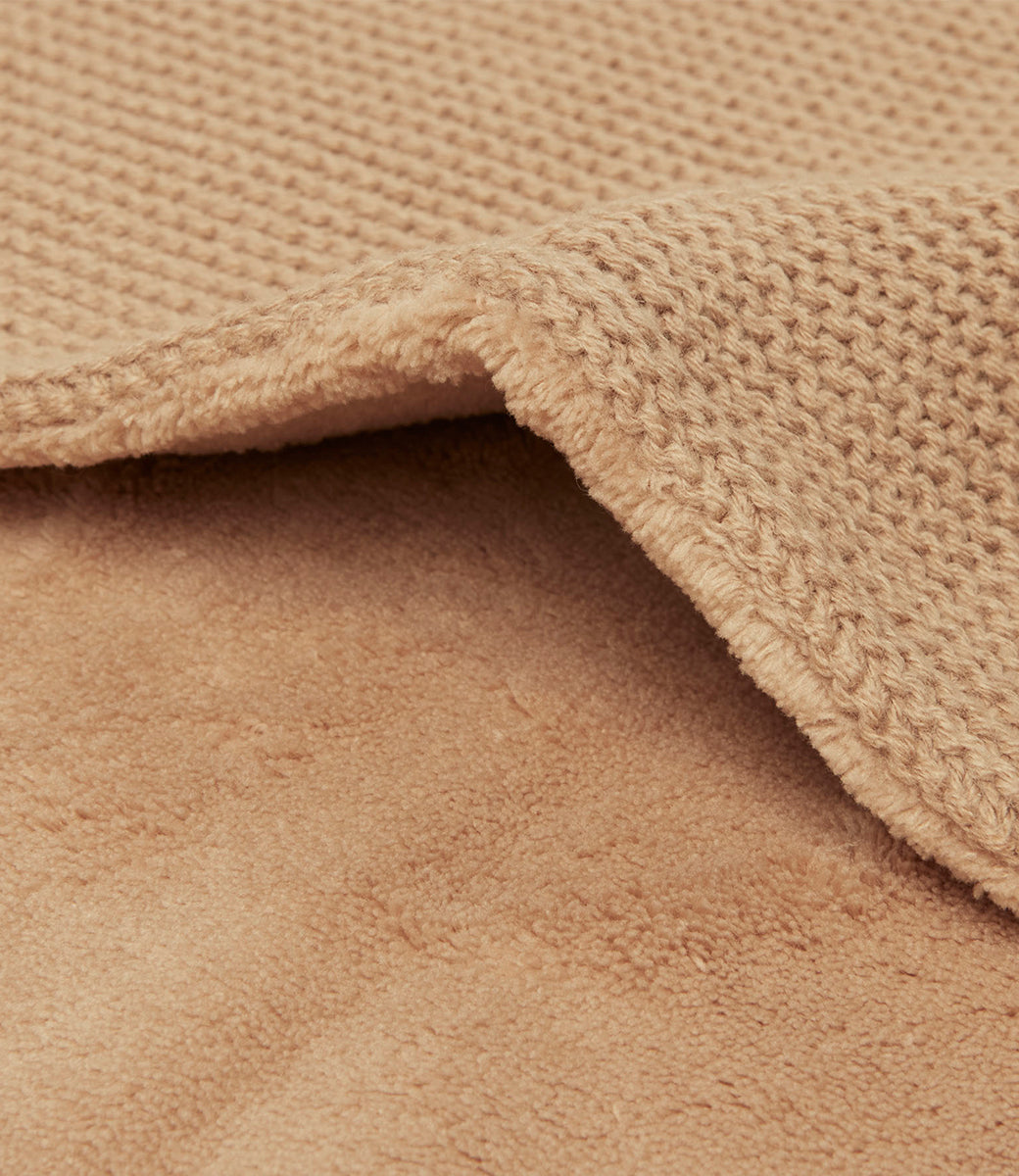 Winter deken incl. naam borduren // fleece basic knit - Biscuit