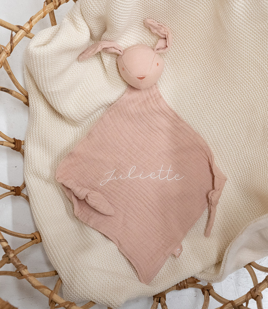 Speendoekje geborduurd // Bunny - Wild rose
