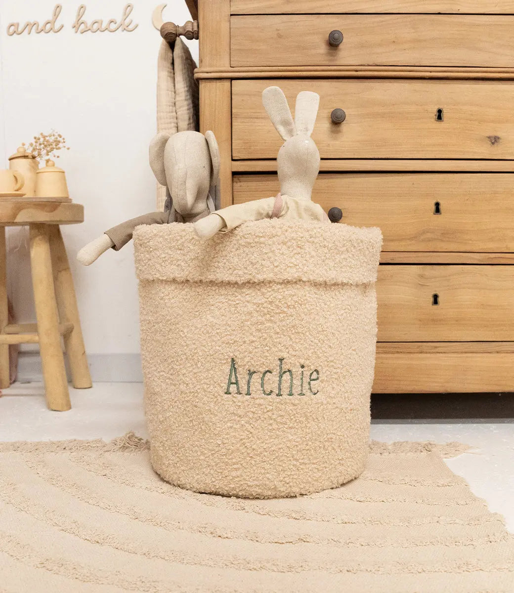 Boucle speelgoedmand geborduurd // Naturel Jollein