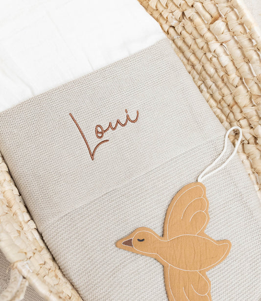 Babydeken incl. naam borduren // Basic knit - Nougat