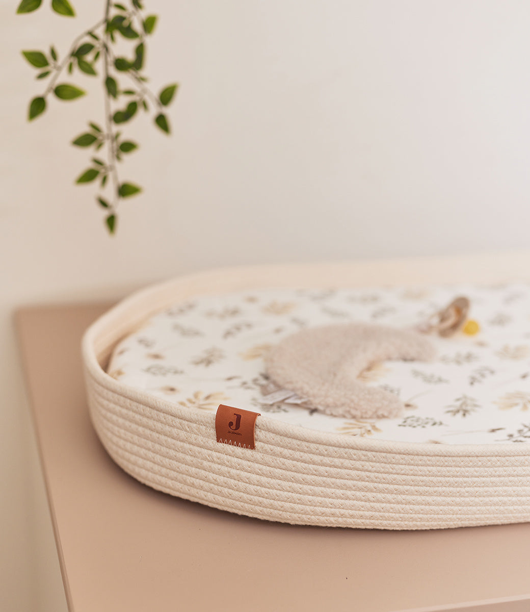 Changing Basket // Natural