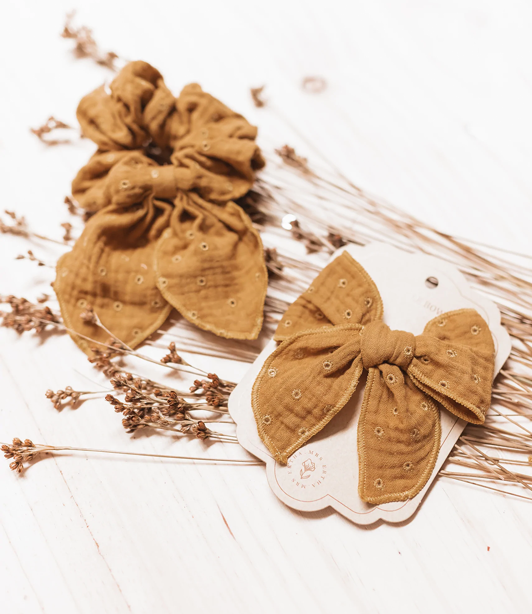 Hair clip bow // Hole mustard