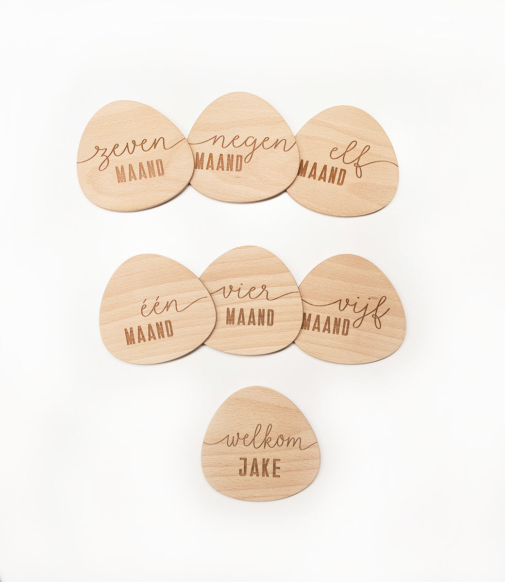 Milestone cards // Months - with name welcome
