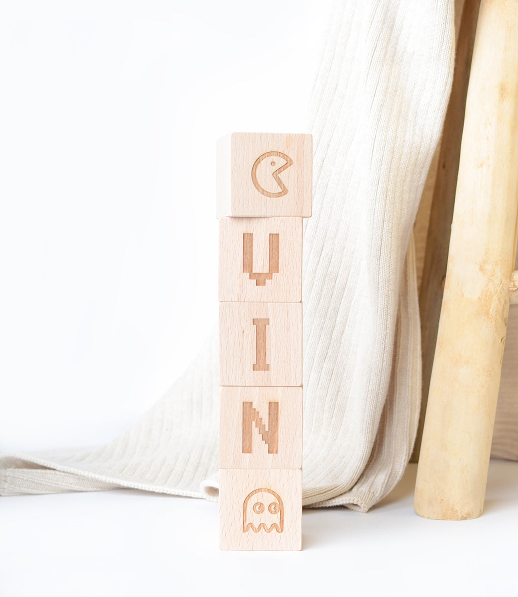 Houten naamblokken // Eating letters