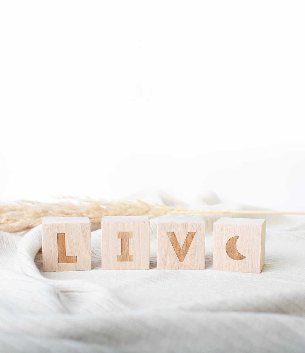 Wooden name blocks // Intro