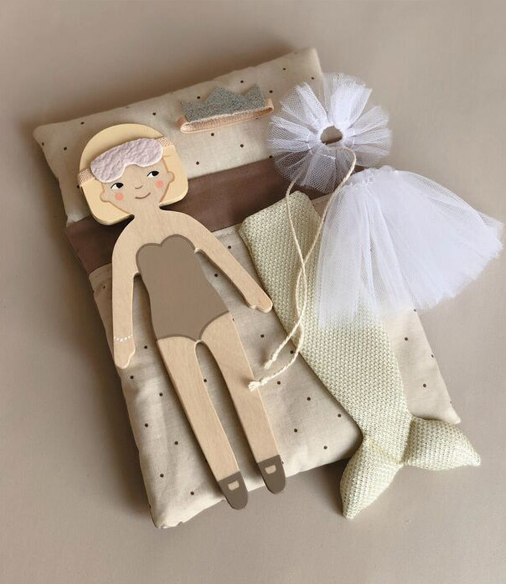 Wooden doll sleeping set // complete