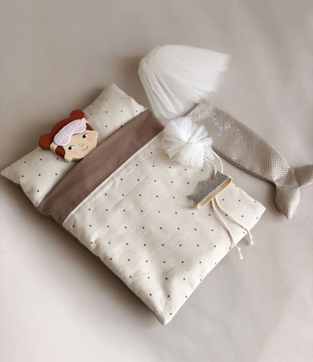 Wooden doll sleeping set // complete
