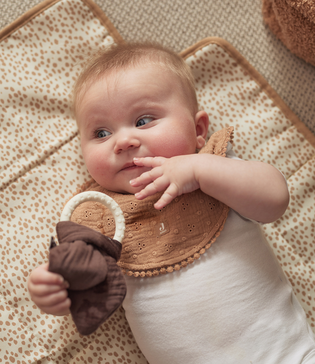 Bib Round Embroidery // Biscuit