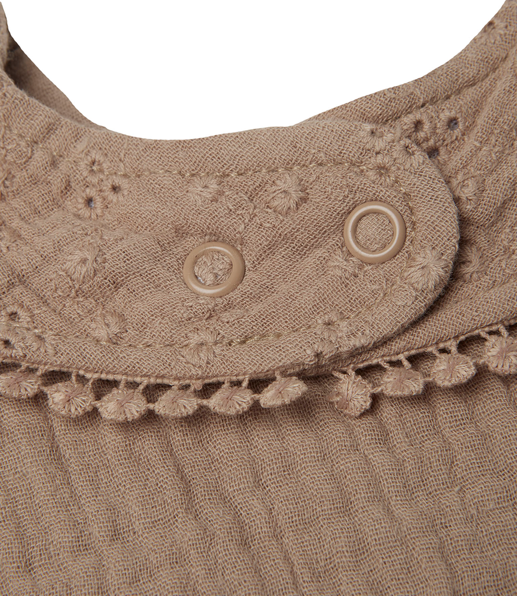 Bib Round Embroidery // Biscuit