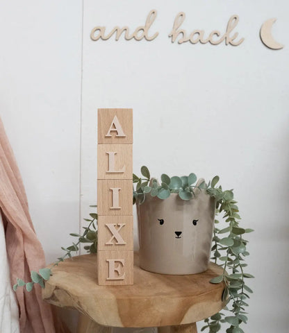 Houten naamblokken // Times 3D - Nude World of Mina