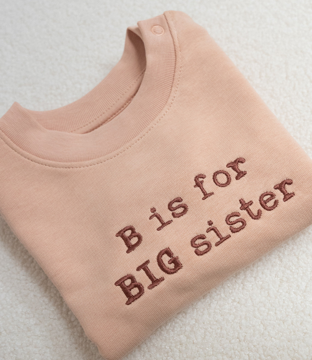 Baby naamsweater //  B is for BIG sister