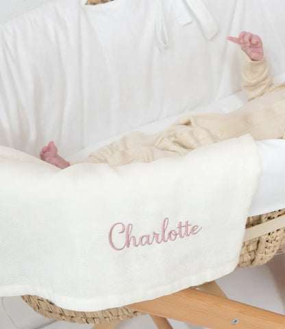 Hydrofiele doek  // Cream - geborduurd met naam SAGA Copenhagen