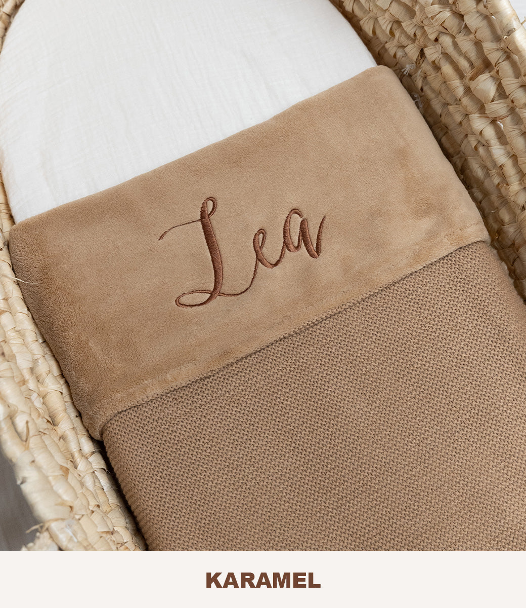 Winter deken incl. naam borduren // fleece basic knit - Biscuit