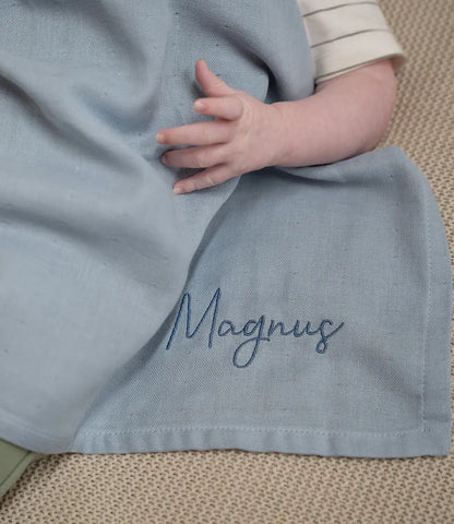 Hydrofiele doek  // Dream blue - geborduurd met naam SAGA Copenhagen