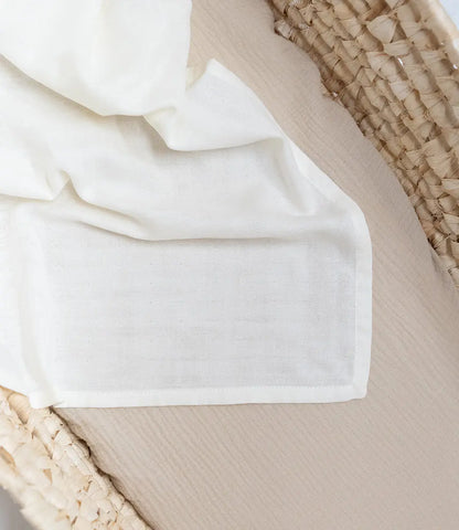 Hydrofiele doek  // Cream - geborduurd met naam SAGA Copenhagen