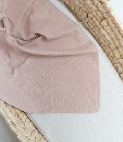 Hydrofiele doek  // Misty rose - geborduurd met naam SAGA Copenhagen