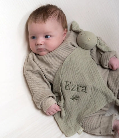 Speendoekje geborduurd // Bunny - Olive green Jollein