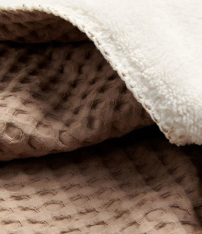 Wiegdeken incl. naam borduren wafel/teddy Oslo // caffe Koeka