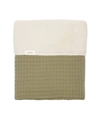 Wiegdeken incl. naam borduren wafel/teddy Oslo // moss Koeka