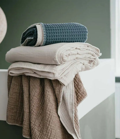 Wiegdeken incl. naam borduren wafel/teddy Oslo // bluestone Koeka