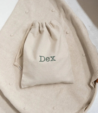 Opbergzakje // met naam geborduurd World of Mina