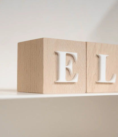 Houten naamblokken // Times 3D - wit World of Mina