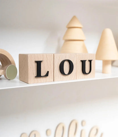 Houten naamblokken // Times 3D - zwart World of Mina