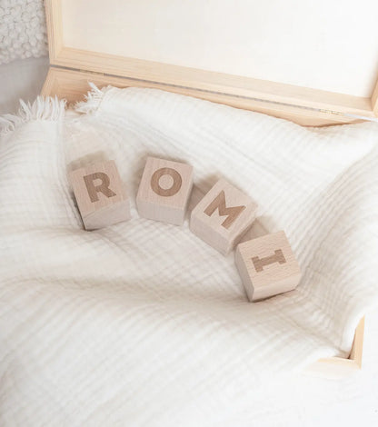 Houten naamblokken // Intro World of Mina