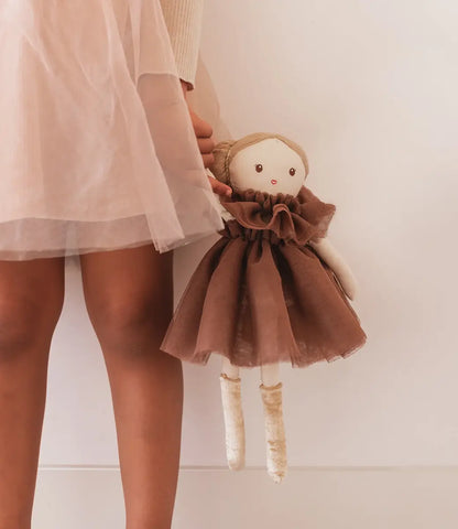 Dollies // Maggie Lu Mrs. Ertha