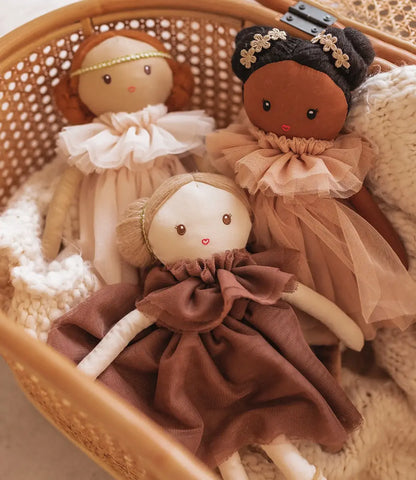 Dollies // Maggie Lu Mrs. Ertha