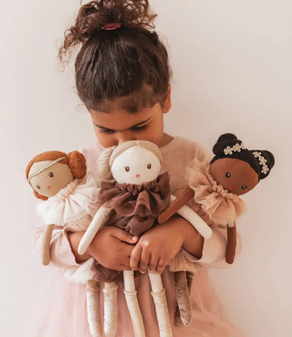 Dollies // Maggie Lu Mrs. Ertha